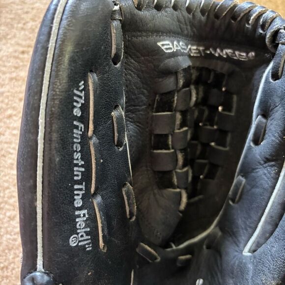 Rawlings FP1258 Fast Pitch 12 1/2” RHT Black Softball Glove - Picture 9 of 11